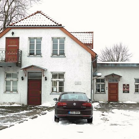 Guesthouse Laurits Kuressaare Exteriör bild