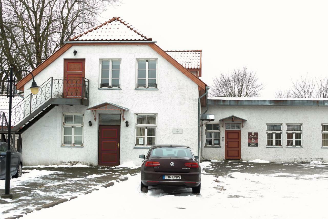Guesthouse Laurits Kuressaare Exteriör bild