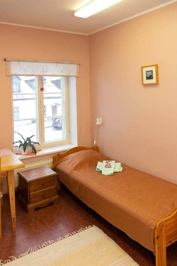 Guesthouse Laurits Kuressaare Exteriör bild